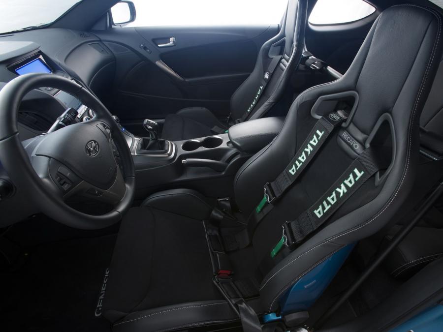  Hyundai Genesis Coupe JP Edition 2013 года  (фото 4 из 4)